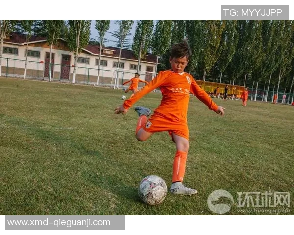 新疆足球之旅:那些曾造访这片土地的足球明星们 新疆足球之旅:那些曾造访这片土地的足球明星们