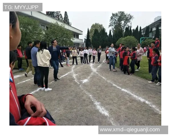 足球明星倾情代言士力架展现运动激情与活力的精彩瞬间 足球明星倾情代言士力架展现运动激情与活力的精彩瞬间